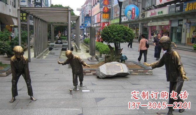 安阳中领雕塑:陀螺小品人物铜雕