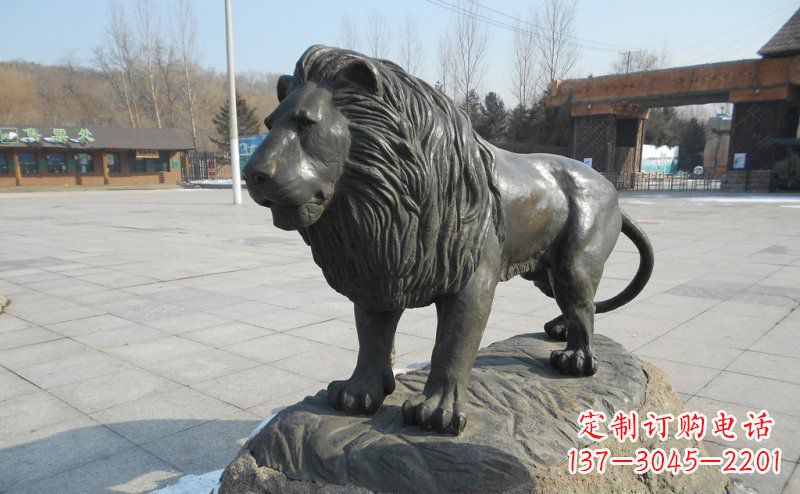 安阳中领雕塑推出一款精美的华丽非洲狮铜雕,将…