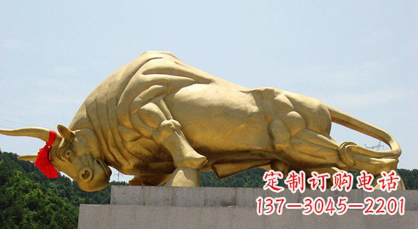 安阳大型黄铜奔牛铜雕,精雕细琢精美绝伦