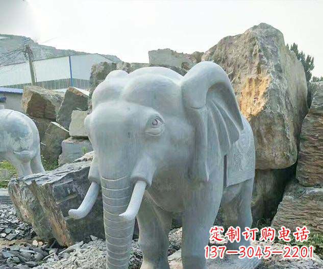 安阳浓情大象雕塑,让爱更深刻