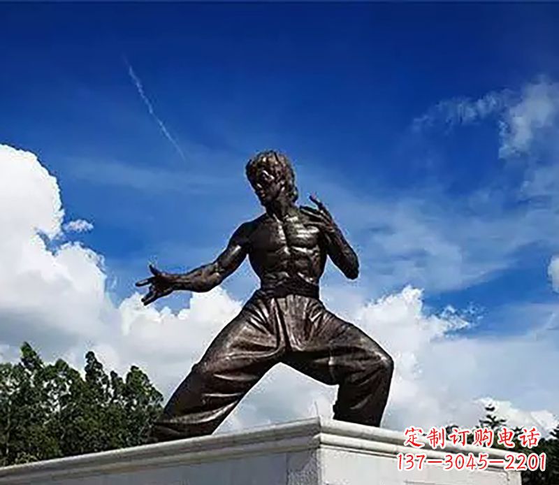 安阳铸造传奇——李小龙铜雕塑