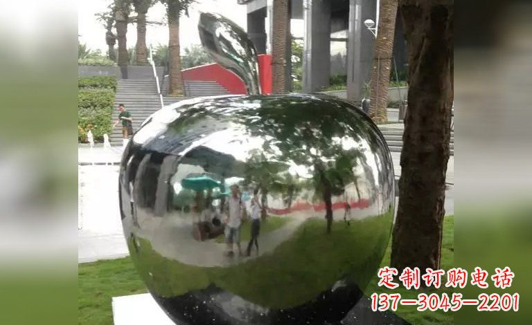 安阳新奇优雅的苹果雕塑
