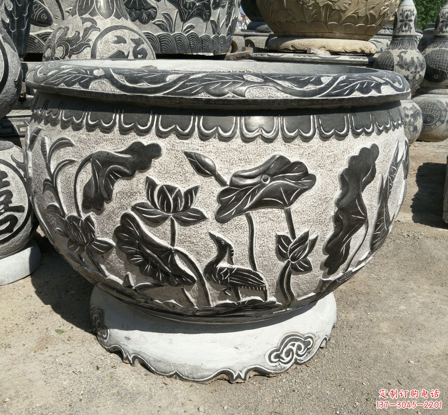 安阳青石花盆雕塑,定制精美雕塑装点空间