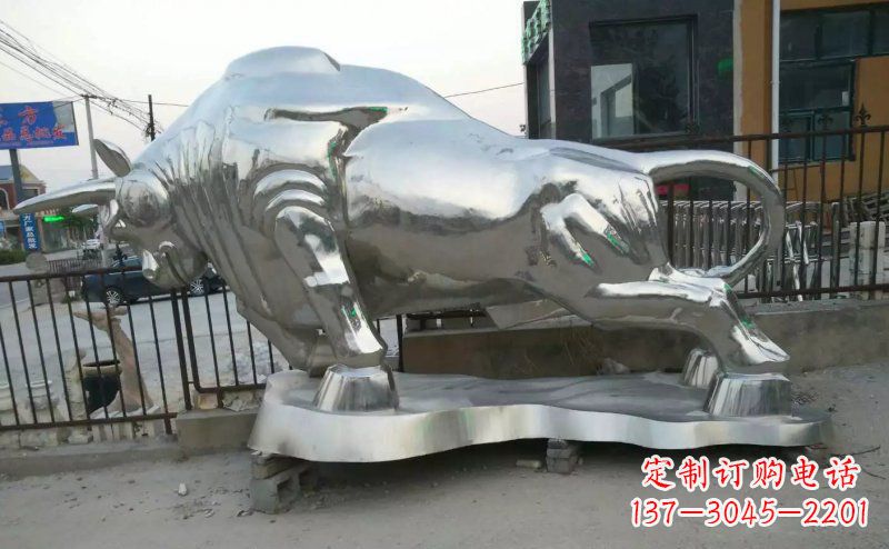 安阳独特的拓荒牛不锈钢雕塑