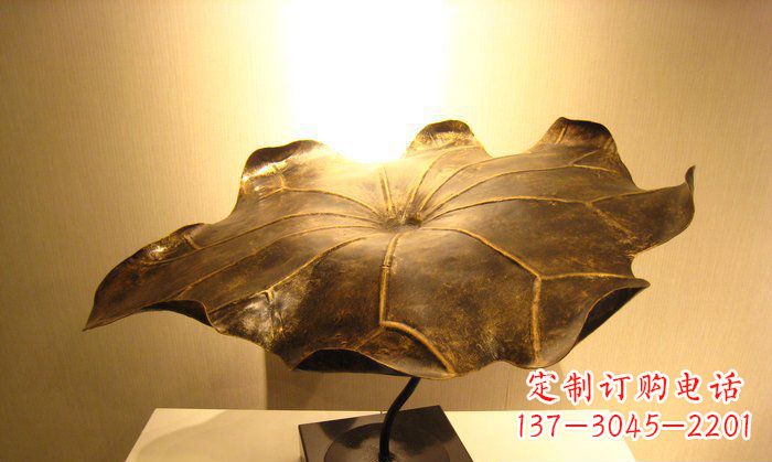 安阳深受人们喜爱的铜雕荷叶雕塑,由贵金属精铸…