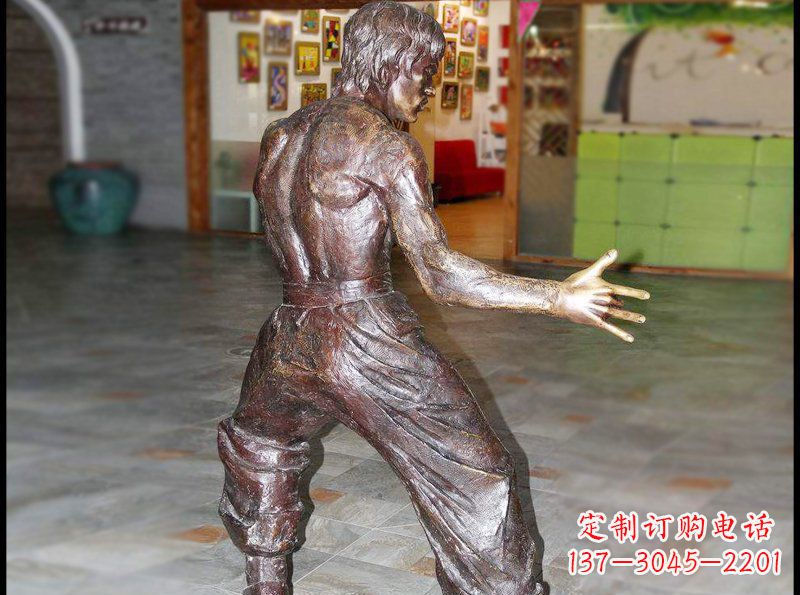 安阳精致铜制李小龙雕塑,雕刻细腻精美