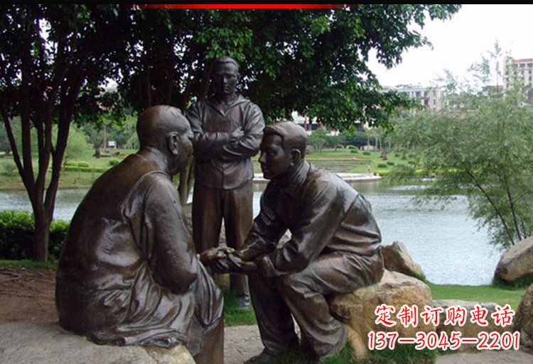 安阳中领雕塑:精美老人雕塑