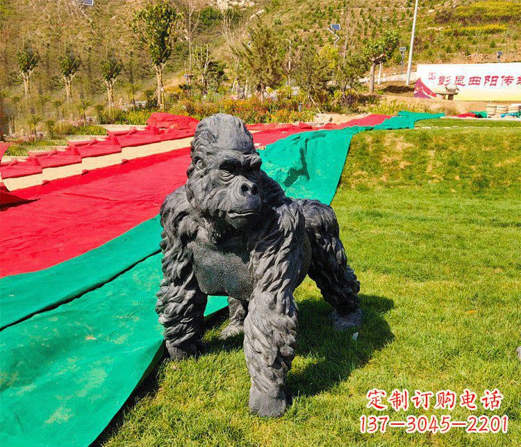 安阳新颖优雅的广场铜雕行走猩猩雕塑