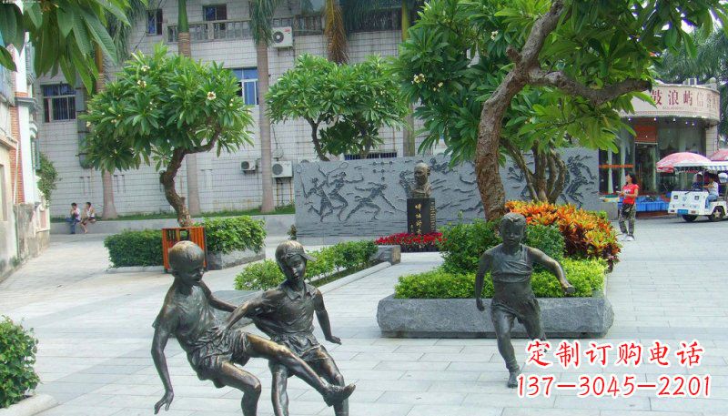 安阳匠心细作,精致铜雕足球小孩