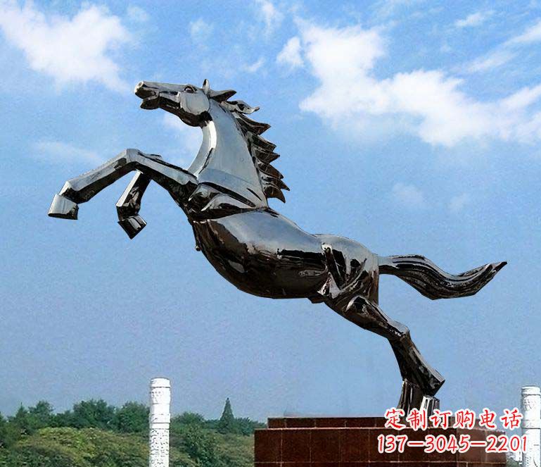 安阳浑然天成的激情奔马雕塑