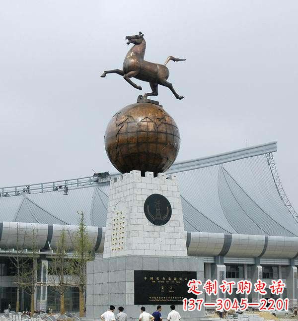 安阳世界地球铜雕,完美展现地球的神秘与美丽