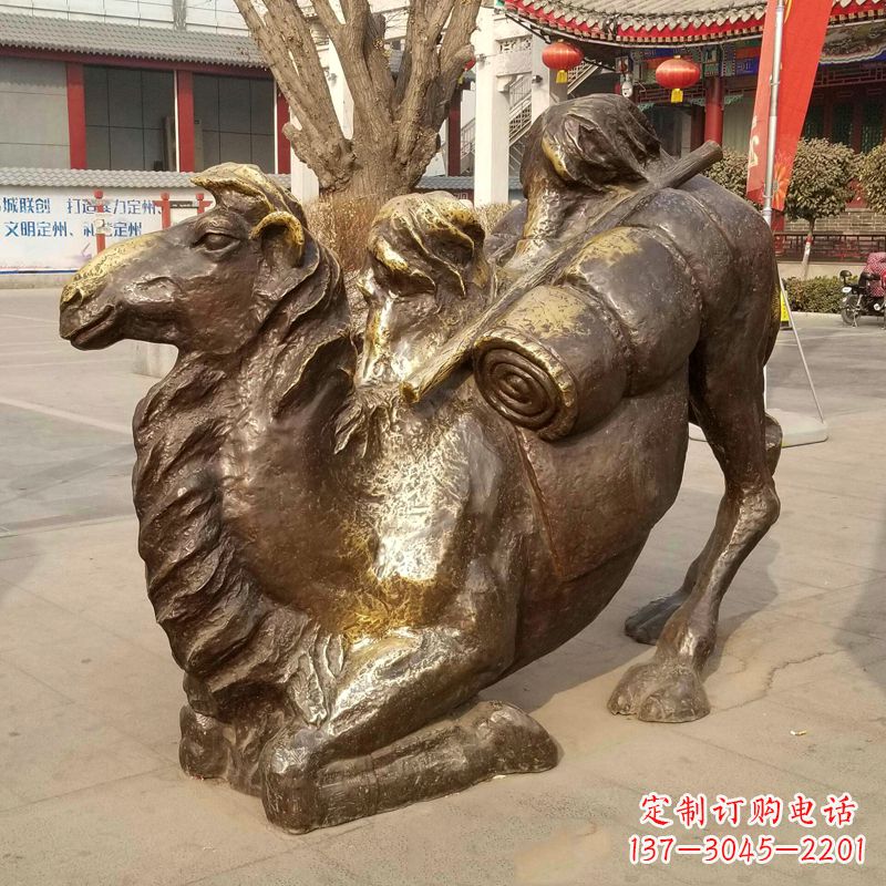安阳跪俯的骆驼铜雕,把动物的肃穆传递给您