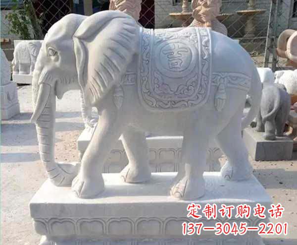 安阳高贵厚重的大象雕塑