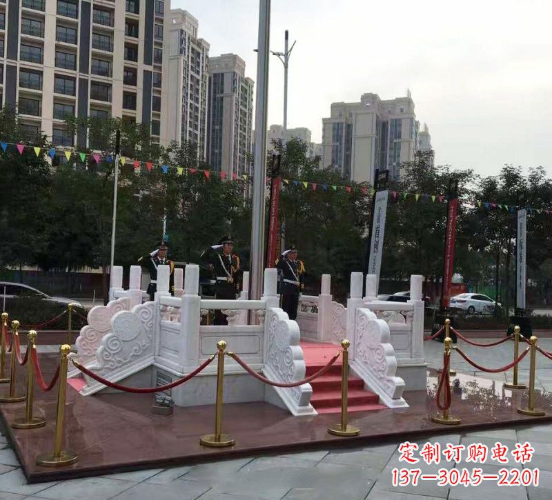 安阳特色国旗雕塑,汉白玉企业升旗台