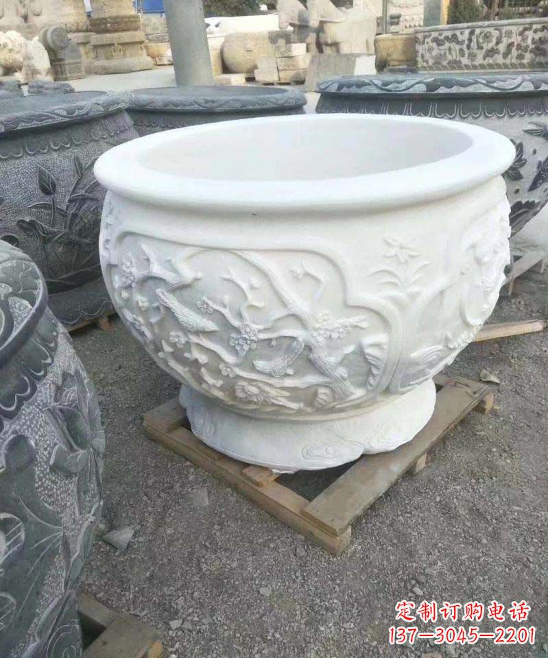安阳汉白玉材质可爱水缸雕塑