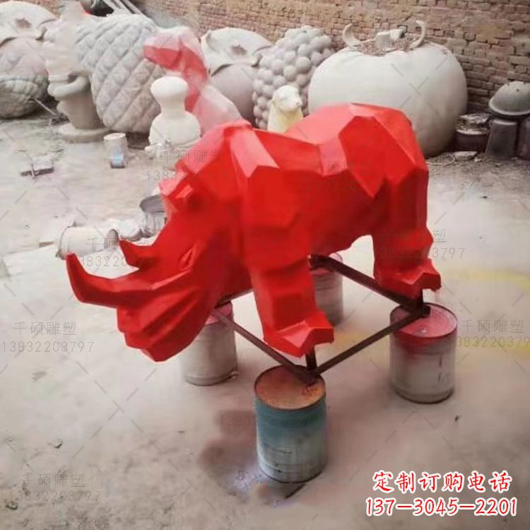 安阳红色几何切面抽象犀牛雕塑