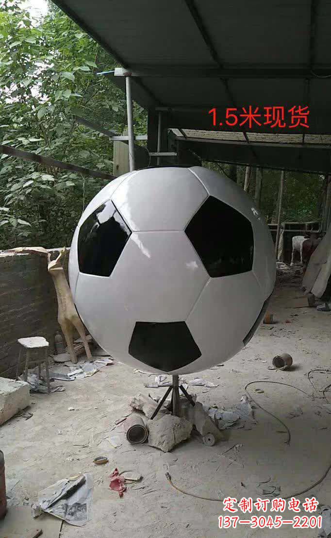 安阳不锈钢足球雕塑提供优质的装饰效果
