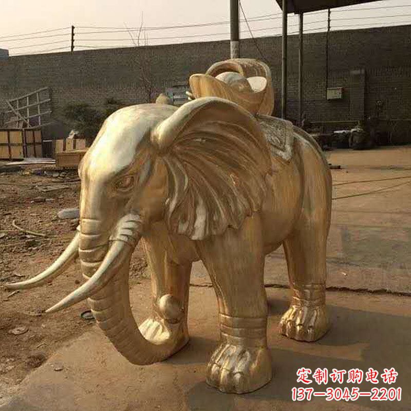 安阳为人民带来精美的黄铜大象雕塑