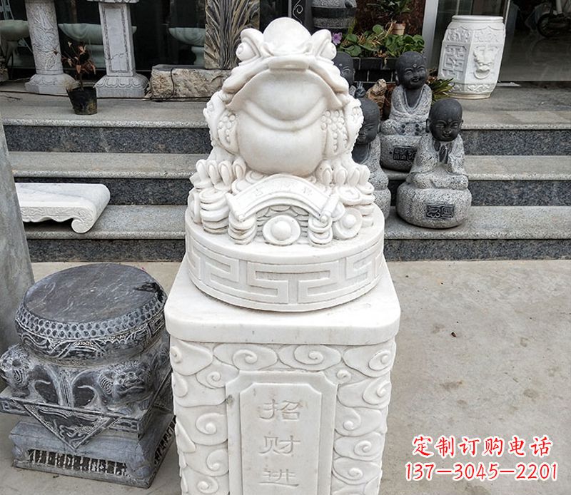 安阳金蟾立柱石动物雕塑
