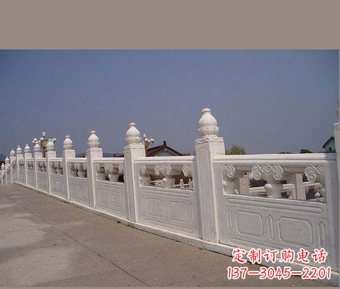 安阳景区创意栏板石雕是由中领雕塑定制制作的一…