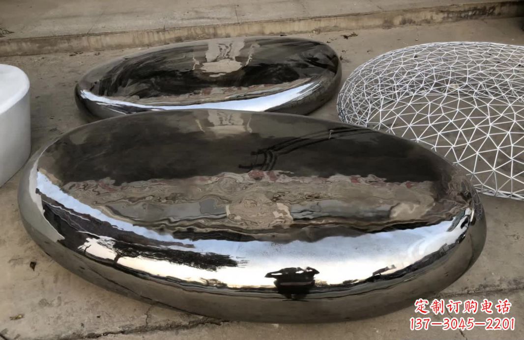 安阳享受艺术的魅力,请选择中领雕塑的镜面不锈钢鹅卵石雕塑