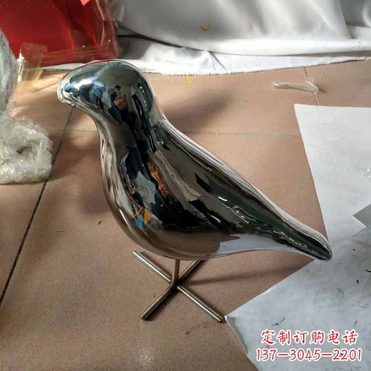 安阳精致现代镜面不锈钢鸽子雕塑