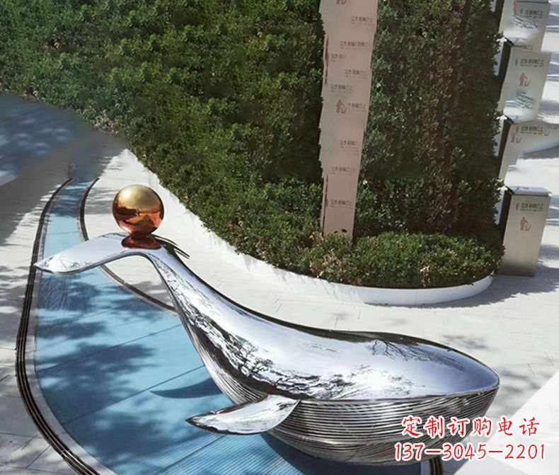 安阳镜面不锈钢海豚,一种质感的诠释