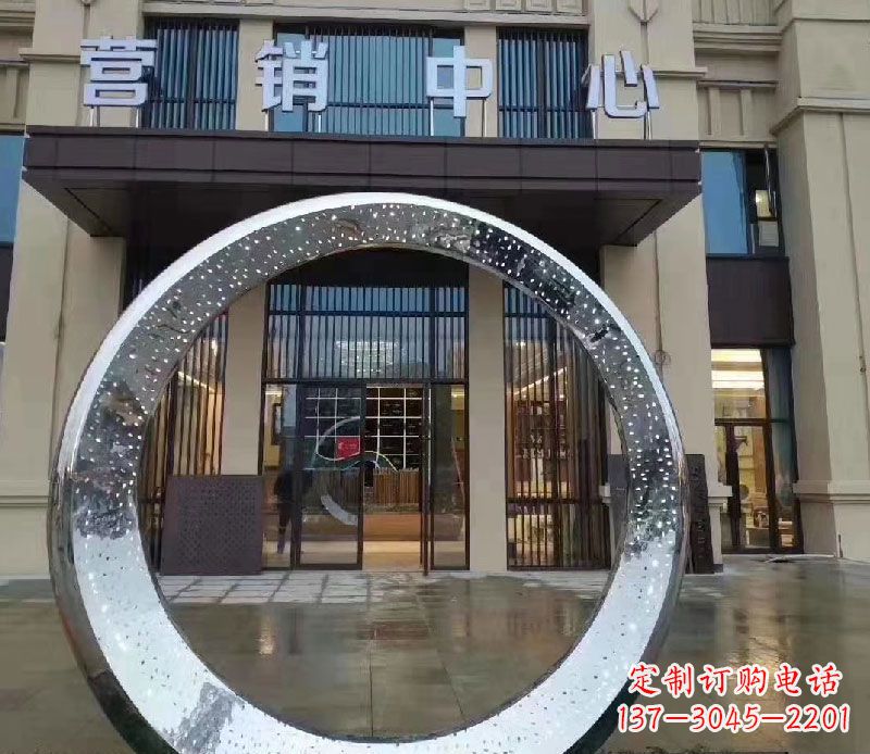 安阳镜面时尚圆环不锈钢雕塑