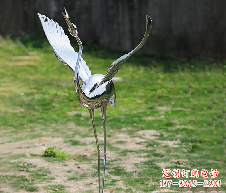安阳高端定制丹顶鹤展翅不锈钢雕塑