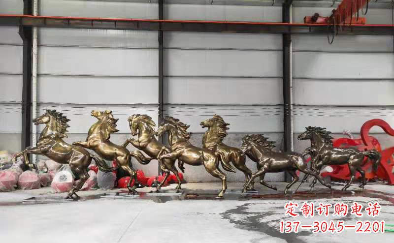 安阳高贵雕塑,骏马奔腾玻璃钢动物雕塑户外摆件