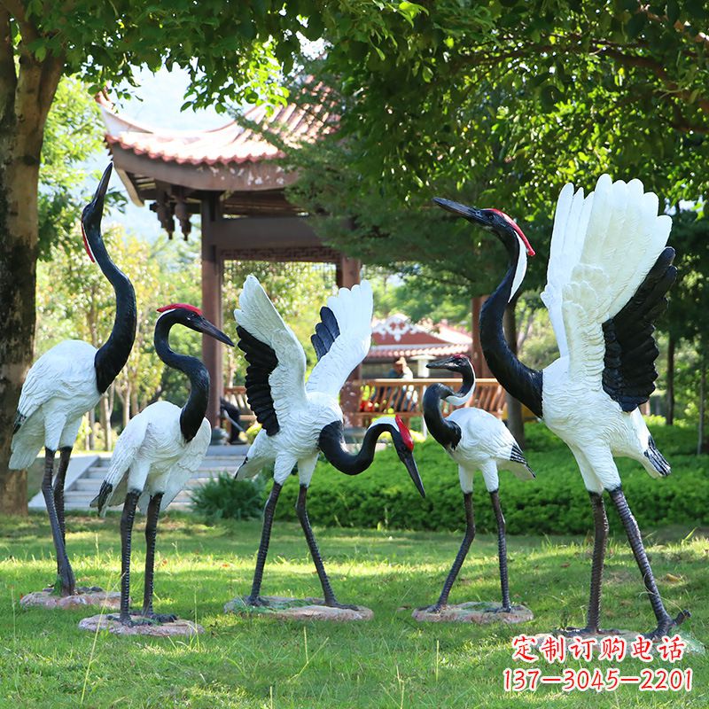 安阳精美彩绘丹顶鹤雕塑