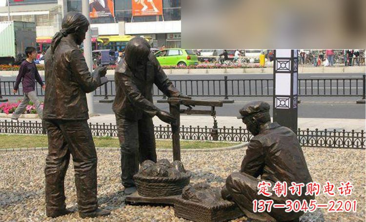 安阳灵动白菜雕塑生动展现可爱表情