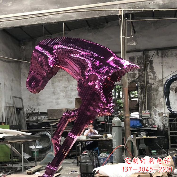安阳精心打造的不锈钢马头雕塑