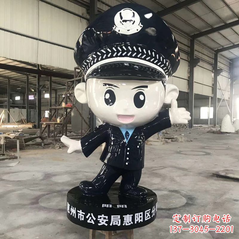 安阳可爱警察雕塑,萌趣满满!