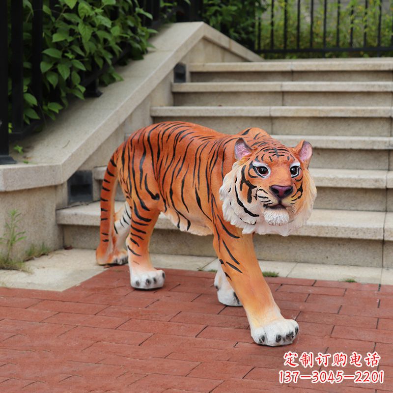 安阳老虎玻璃钢仿雕塑—小区园林室外装饰品
