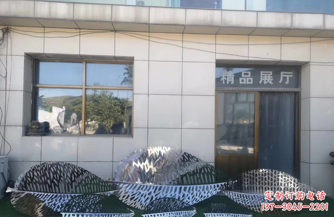 安阳镂空不锈钢树叶雕塑