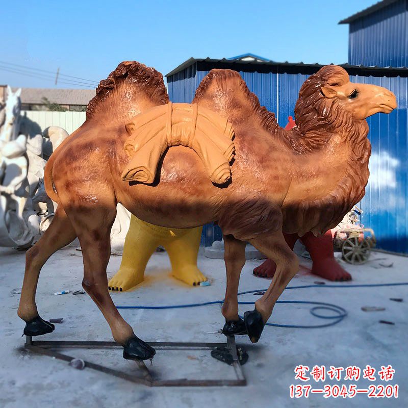安阳雕刻精美的骆驼玻璃钢仿真雕塑