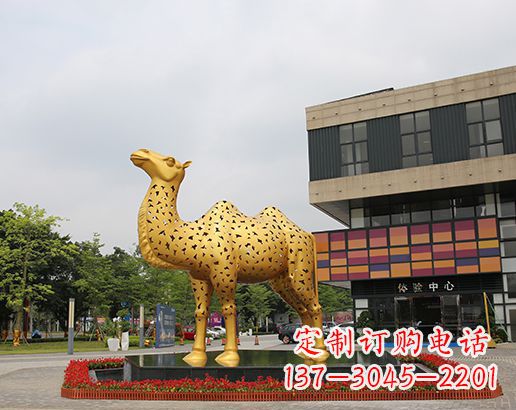 安阳闪亮可爱的不锈钢骆驼雕塑