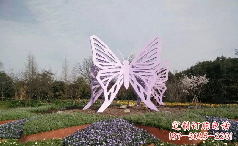 安阳流动而优雅的蝴蝶雕塑