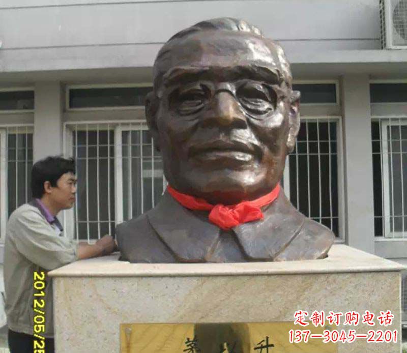 安阳领雕塑：打造精致头像铜雕