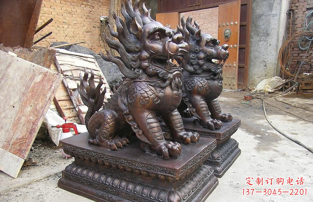 安阳传统工艺精制–钜细工艺麒麟铜雕