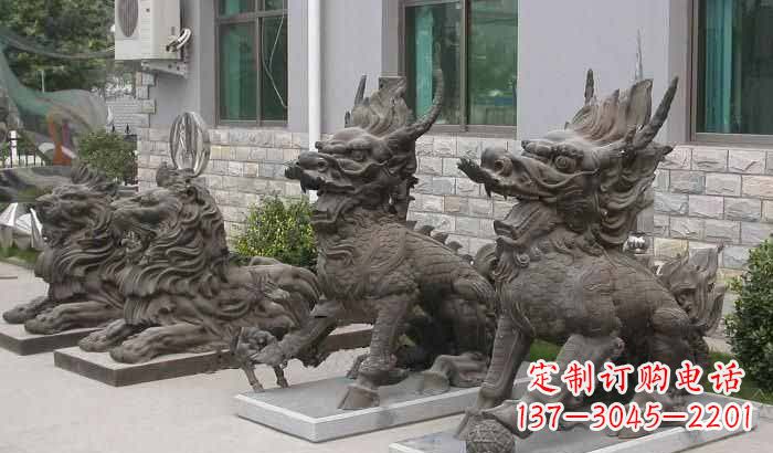 安阳招财进宝,麒麟雕塑立足宅门口
