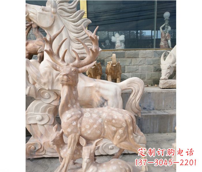 安阳展现自然风采的梅花鹿石雕