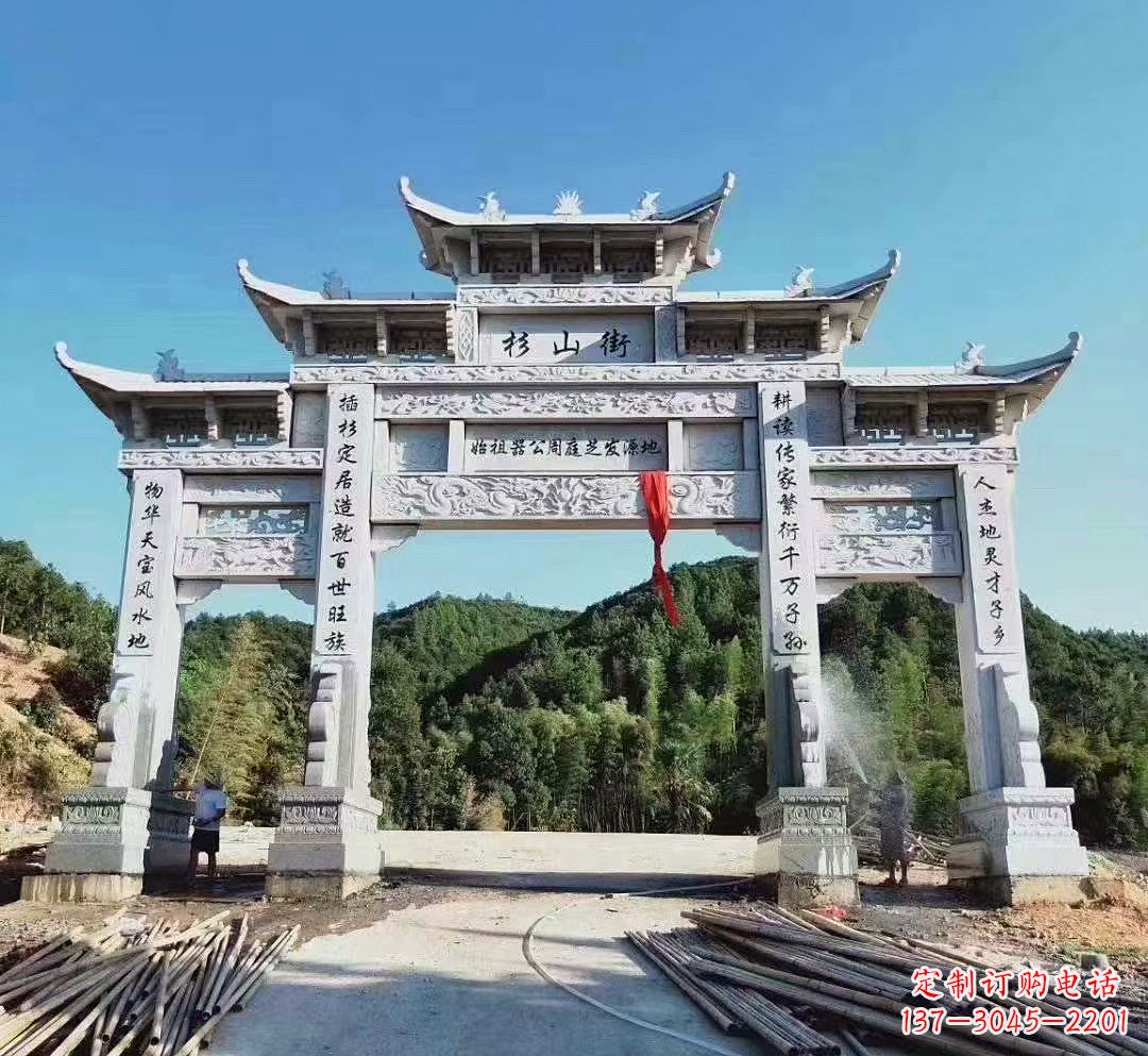 安阳中领雕塑:精美牌坊雕塑