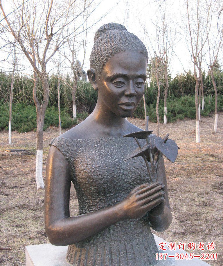 安阳浪漫艺术·女人铜雕