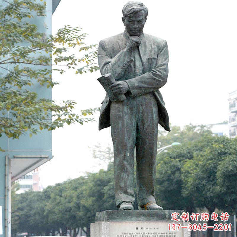 安阳很多历史上著名的人物都有精美的雕塑来表彰…
