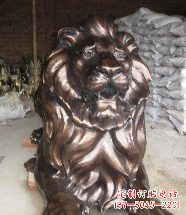 安阳静静躺在你身边,西洋狮子铜雕塑给你精致的拥抱