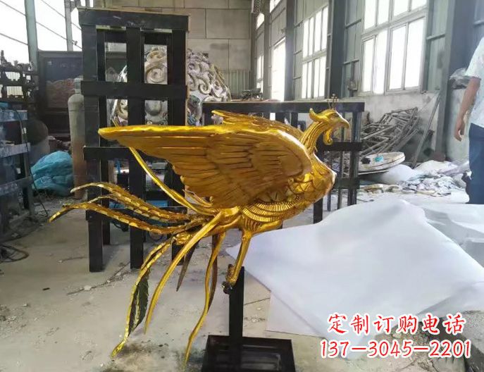 安阳精美凤凰雕塑漆金无双