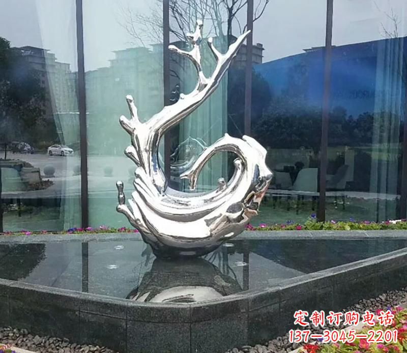 安阳炫耀雕塑——不锈钢火苗抽象雕塑