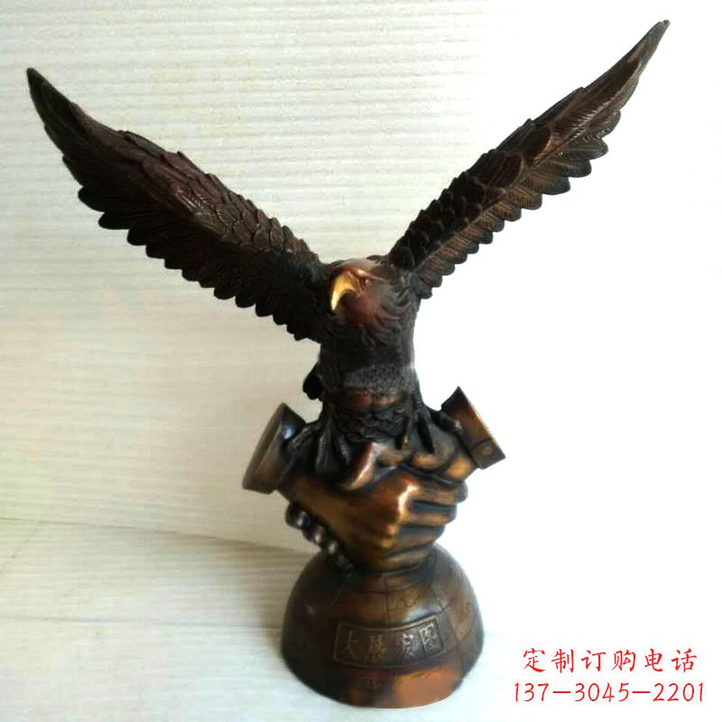 安阳以老鹰为灵感的经典铜鼎